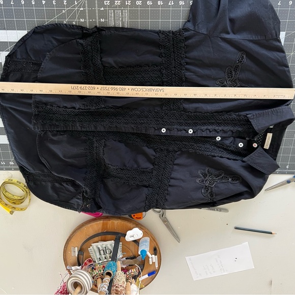 Tricia Fix for re_nuuly upcycled Black Lace Trim Button-Up Shirt sz M - Picture 12 of 12